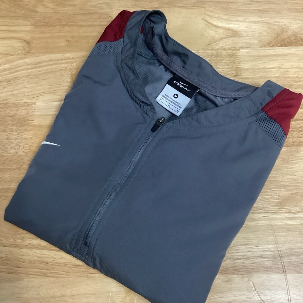Men's‎ Nike Storm-Fit Long Sleeved Cage / BP Jacket Gray / Maroon Medium 1/4 Zip